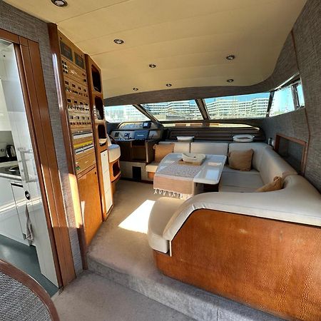 Yacht 20Metros Hotel Sant Adria de Besos Luaran gambar